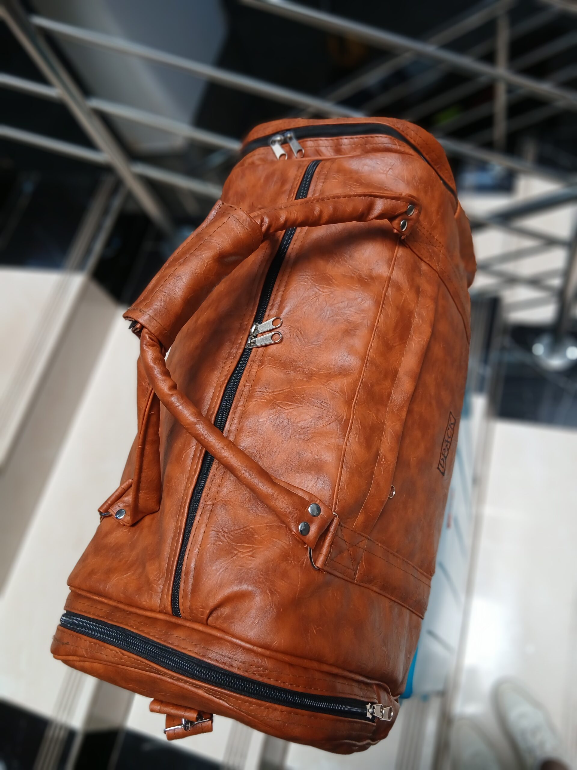 Dpack quality leather duffle bag